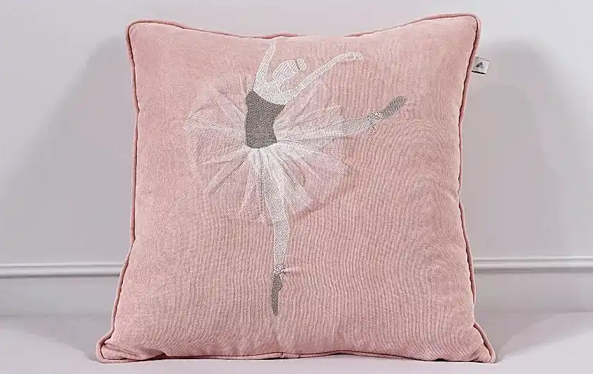 Kırlent Ballerina No:01