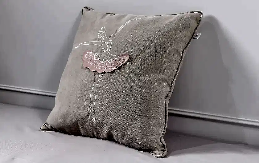 Kırlent Ballerina No:02