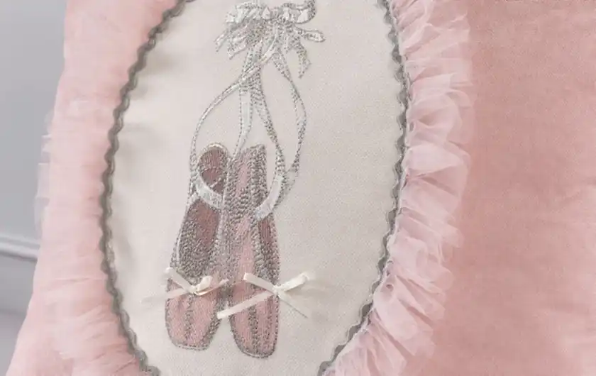Kırlent Ballerina No:03